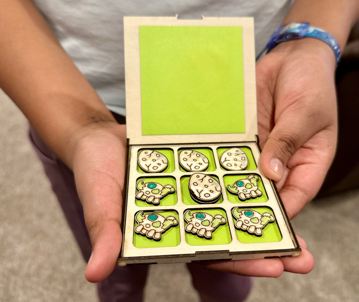 Tic Tac Toe – The Perfect Game for Dog & Dino Lovers